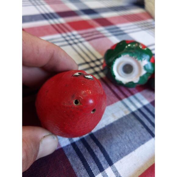 Anthropomorphic strawberry salt, pepper Shakers, and toothpick holder - Picture 4 of 6